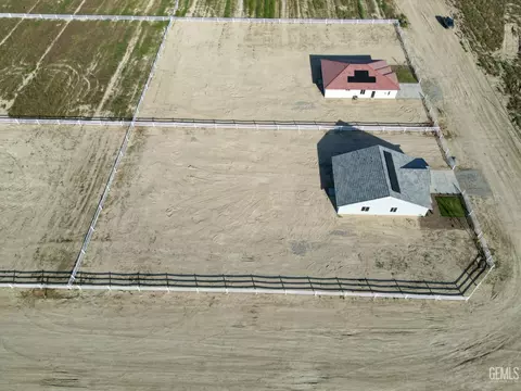 View/Area - 28102 Valley West Rd, Taft, CA 93268 photo 2 of 3