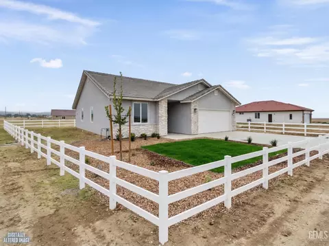 Exterior - 28102 Valley West Rd, Taft, CA 93268 photo 6 of 7