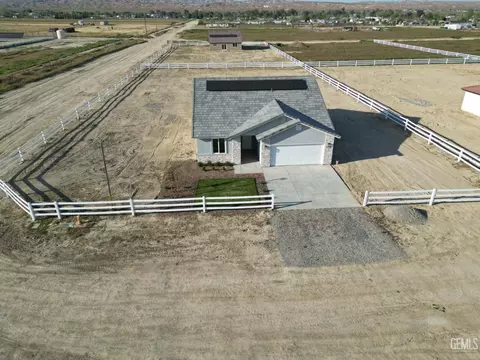 View/Area - 28102 Valley West Rd, Taft, CA 93268 photo 3 of 3