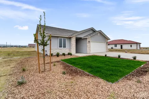 Exterior - 28102 Valley West Rd, Taft, CA 93268 photo 7 of 7