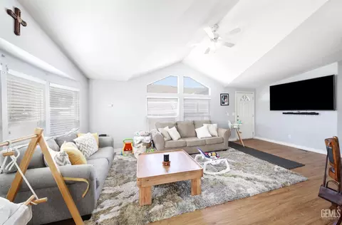 Living - 250 E Telegraph Rd #211, Fillmore, CA 93015 photo 1 of 1
