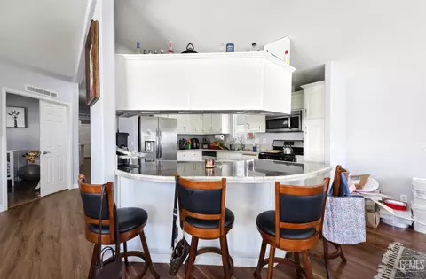 Kitchen - 250 E Telegraph Rd #211, Fillmore, CA 93015 photo 1 of 3