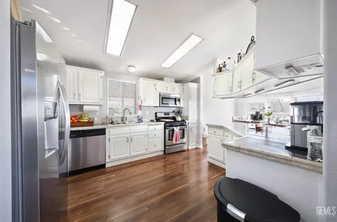 Kitchen - 250 E Telegraph Rd #211, Fillmore, CA 93015 photo 3 of 3