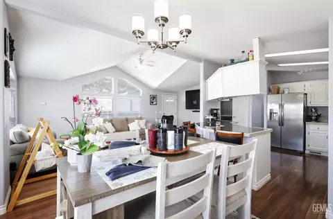 Dining - 250 E Telegraph Rd #211, Fillmore, CA 93015 photo 2 of 2