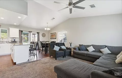 Entry Way - 1410 Miranda Pl, Arvin, CA 93203 photo 1 of 3