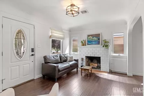 Other - 304 W D St, Tehachapi, CA 93561 photo 2 of 8