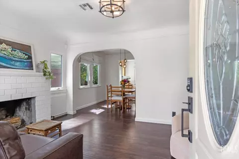 Entry Way - 304 W D St, Tehachapi, CA 93561 photo 1 of 3