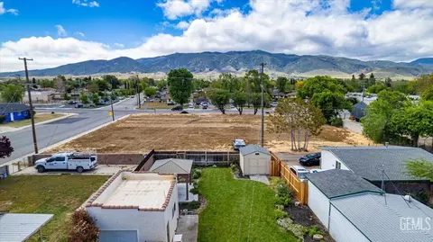 View/Area - 304 W D St, Tehachapi, CA 93561 photo 2 of 5