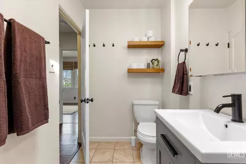 Bath - 304 W D St, Tehachapi, CA 93561 photo 2 of 2