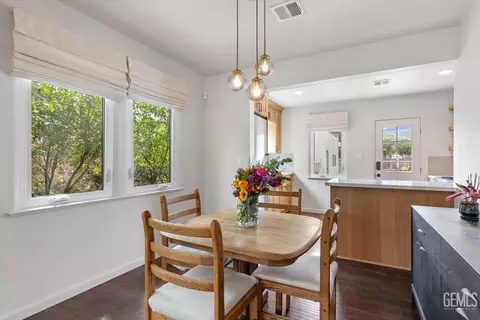 Dining - 304 W D St, Tehachapi, CA 93561 photo 1 of 3