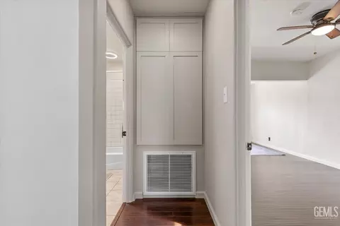 Entry Way - 304 W D St, Tehachapi, CA 93561 photo 3 of 3