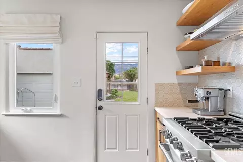 Entry Way - 304 W D St, Tehachapi, CA 93561 photo 2 of 3