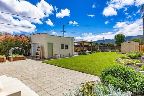 Exterior - 304 W D St, Tehachapi, CA 93561 photo 12 of 15