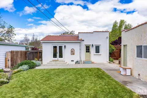 Exterior - 304 W D St, Tehachapi, CA 93561 photo 14 of 15