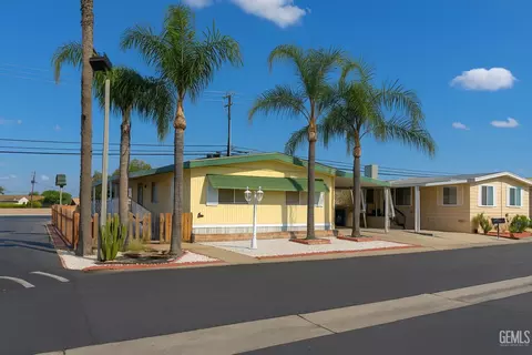 1 Tee Ln, Bakersfield, CA 93308