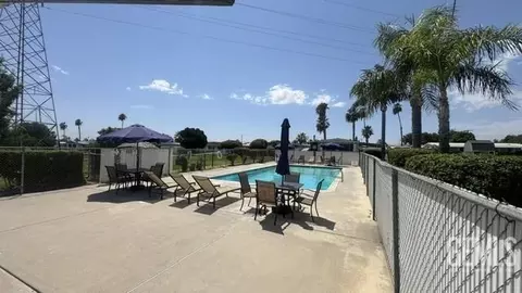 Exterior - 1 Tee Ln, Bakersfield, CA 93308 photo 1 of 1