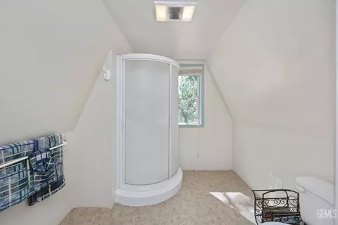 Bath - 45071 Forest Dr, Posey, CA 93260 photo 4 of 5