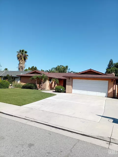 4600 Pinecastle Ave, Bakersfield, CA 93313 photo 3