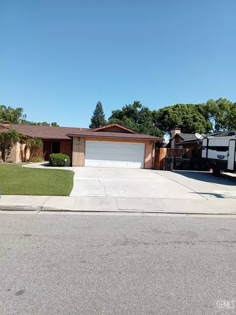 4600 Pinecastle Ave, Bakersfield, CA 93313