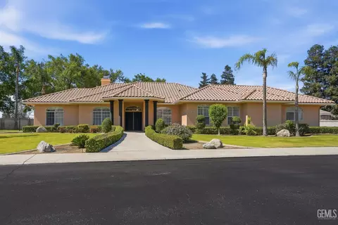 4906 Palisades Cir, Bakersfield, CA 93308