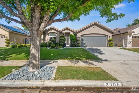 2306 Snowdrop Dr, Bakersfield, CA 93311