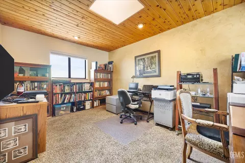Other - 24930 Paramount Dr, Tehachapi, CA 93561 photo 11 of 14