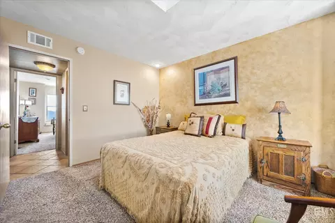 Bedroom - 24930 Paramount Dr, Tehachapi, CA 93561 photo 2 of 5