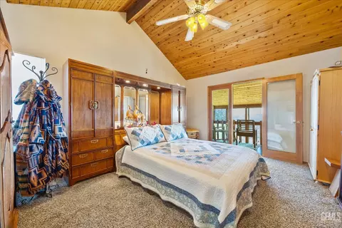 Bedroom - 24930 Paramount Dr, Tehachapi, CA 93561 photo 3 of 5
