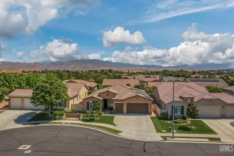 6409 Dover Pl, Bakersfield, CA 93306
