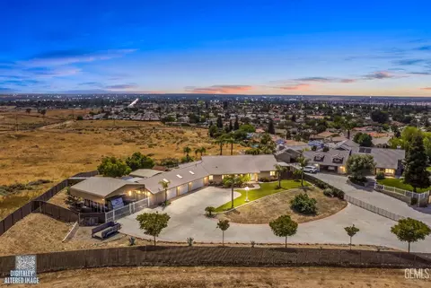 5056 N Hills Dr, Bakersfield, CA 93308