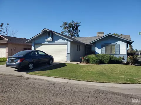 4500 Blossom Valley Ln, Bakersfield, CA 93313