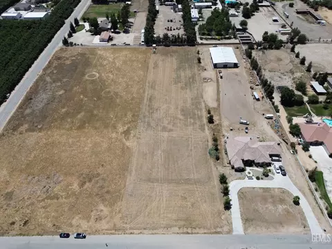 6621 Ryan Park Ct, Bakersfield, CA 93313