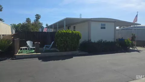 16 Tee Ln, Bakersfield, CA 93308