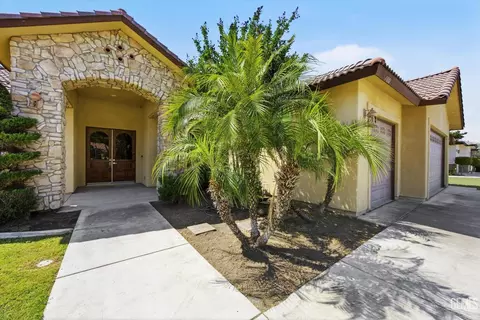 Exterior - 11001 Efada Dr, Bakersfield, CA 93312 photo 6 of 10