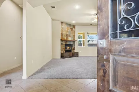 Entry Way - 11001 Efada Dr, Bakersfield, CA 93312 photo 2 of 11