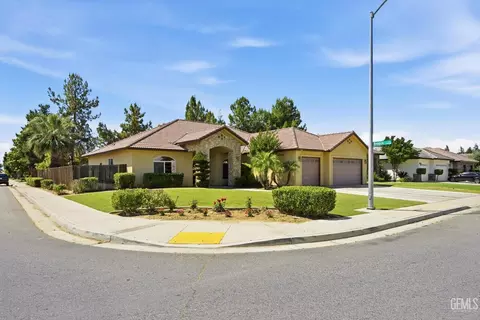 Exterior - 11001 Efada Dr, Bakersfield, CA 93312 photo 4 of 10