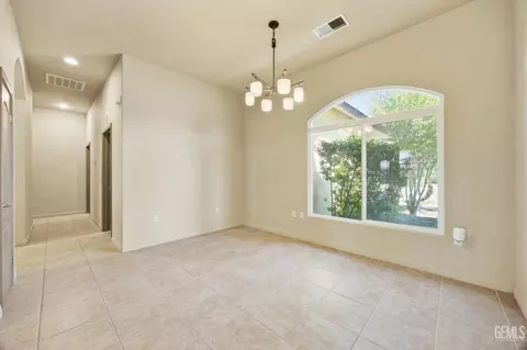 Entry Way - 11001 Efada Dr, Bakersfield, CA 93312 photo 4 of 11