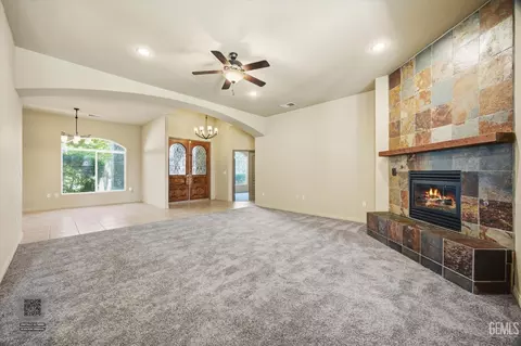 Living - 11001 Efada Dr, Bakersfield, CA 93312 photo 3 of 7
