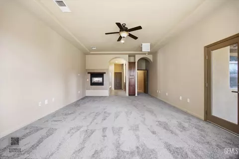 Living - 11001 Efada Dr, Bakersfield, CA 93312 photo 6 of 7