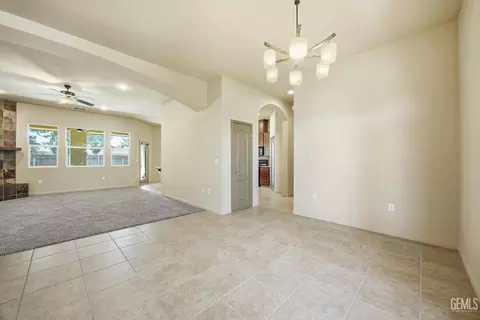 Entry Way - 11001 Efada Dr, Bakersfield, CA 93312 photo 5 of 11