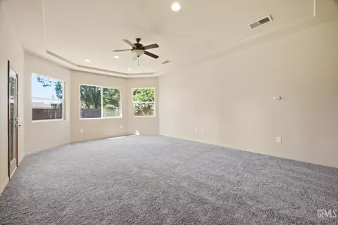 Living - 11001 Efada Dr, Bakersfield, CA 93312 photo 7 of 7