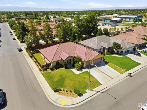 View/Area - 11001 Efada Dr, Bakersfield, CA 93312 photo 3 of 5