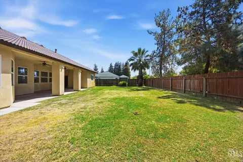 Exterior - 11001 Efada Dr, Bakersfield, CA 93312 photo 10 of 10