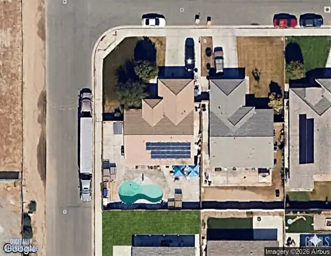 303 Vancluse Bay Dr, Bakersfield, CA 93307