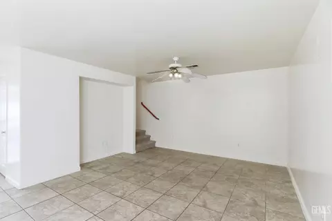 Living - 718 K St, Bakersfield, CA 93304 photo 1 of 2