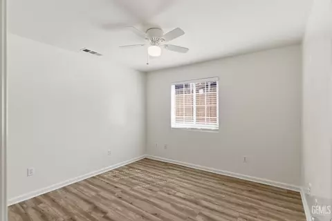 Bedroom - 718 K St, Bakersfield, CA 93304 photo 2 of 3