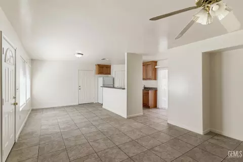 Living - 718 K St, Bakersfield, CA 93304 photo 2 of 2