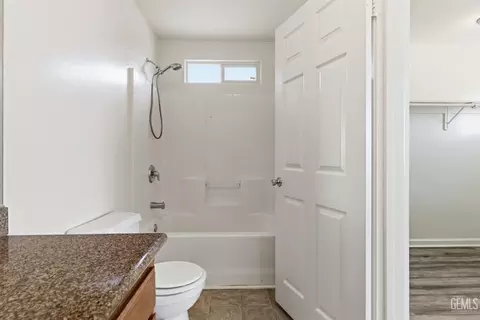 Bath - 718 K St, Bakersfield, CA 93304 photo 3 of 3