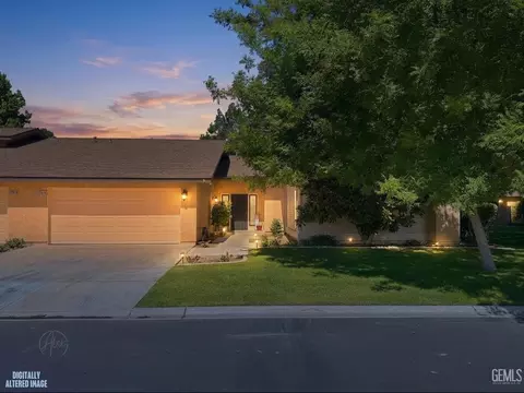 2200 El Portal Dr #36, Bakersfield, CA 93309