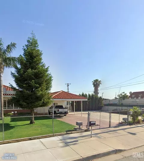 200 Trinity Ave, Bakersfield, CA 93307 photo 2
